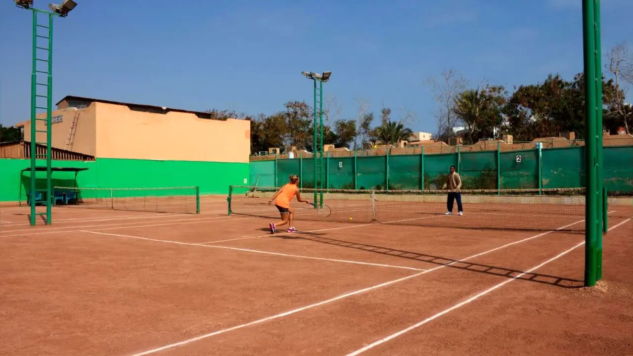 الفندق جفتون أزور بيتش - الغردقة